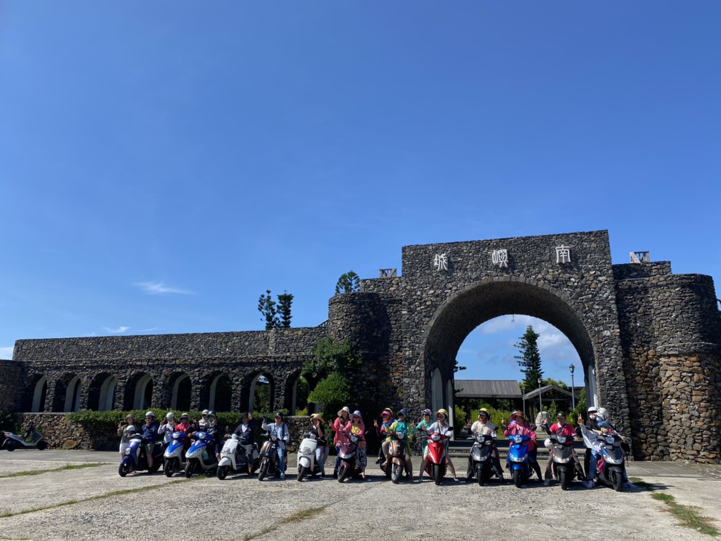 澎湖旅遊-南方四島加七美(含機車)